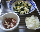 Foto del paso 4 de la receta: Sepia con pesto Vidalim Omega 3 y calabacín salteado