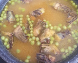 Foto del paso 4 de la receta: Arroz integral de cigalitas con fondo de restos pescado asado