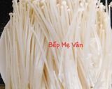 Hình bước làm 1 của món Thịt ba rọi xông khói cuộn nấm kim châm