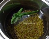 Foto langkah ke 2 dari resep Kolak Gadung Ungu.