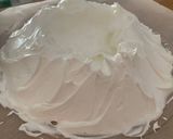 Foto del paso 2 de la receta: Pavlova con frutas de verano🥭🍓🥝