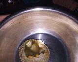 A picture of step 3 of Street style Ragda pani puri.