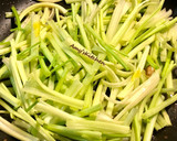 芹菜炒蝦仁 / 簡單年菜 / 家常菜的食譜步驟3照片