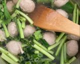 Foto langkah ke 4 dari resep Easy Cooking: Simple Indonesian Meatball Soup (Bakso Kuah).