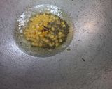 A picture of step 2 of Rava upma.