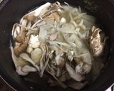 A picture of step 5 of Japanese mushroom and chicken soup.