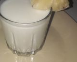 A picture of step 3 of Banana and milk smootie.