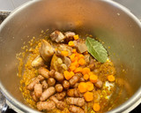 Foto del paso 5 de la receta: Costillas con garbanzos y longaniza fresca