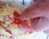 Foto del paso 1 de la receta: Pizza amb cuixot salat, dolç, salami i alcaparras amb vinagre
