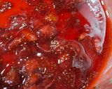 Foto langkah ke 2 dari resep Korean Milk Strawberry.