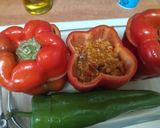 Foto del paso 7 de la receta: Pimientos rellenos de calamares, arroz y jamón serrano