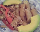 Foto del paso 2 de la receta: Tuna en agua cebolla y ajíes