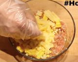 รูปขั้นตอนการทำที่ 2 ของ ทอดมันข้าวโพดหมูสับ