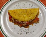 Foto del paso 4 de la receta: Omelette de peperonata con queso