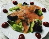 Foto del paso 3 de la receta: Ensalada de brotes salmón aguacate y aderezo VIDALIM