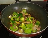 A picture of step 2 of Chicken chilli.