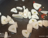 Foto del paso 6 de la receta: Judías blancas con langostinos y chirlas enfadadas