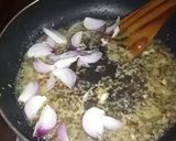 A picture of step 5 of Bhindi Fry.