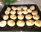 A picture of step 5 of Onion and herb bread.