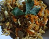 Foto langkah ke 3 dari resep Mie telur goreng simple.