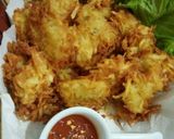 A picture of step 3 of Super Crispy Potato pakora 😋.