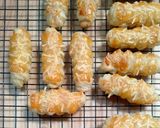 Foto langkah ke 4 dari resep Cheese Roll Pastry.