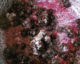 Fehércsokis -feketeribizlis torta recept fázis 2 fotója