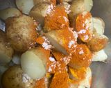 A picture of step 2 of Baby potatoes fry.