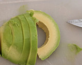 Foto del paso 1 de la receta: Sándwich de atún con aguacate y salsa rosa