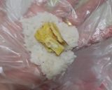 Foto langkah ke 2 dari resep Nasi Kepal Goreng.
