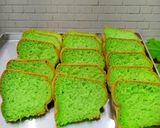 Foto langkah ke 7 dari resep Bolu pandan panggang ekonomis.