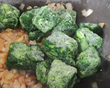 Foto del paso 3 de la receta: Albóndigas con salsa de Gorgonzola, Espinacas y Patatas🧀