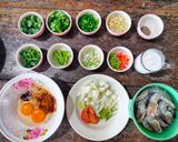รูปขั้นตอนการทำที่ 1 ของ กุ้งผัดผงกะหรี่