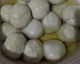 Foto langkah ke 2 dari resep Roti Canai.