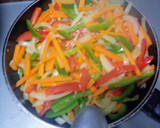 Foto del paso 1 de la receta: Tallarines a las tres delicias