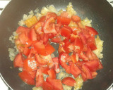 Foto del paso 4 de la receta: Salsa de tomates frescos y albahaca con pasta