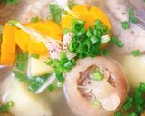 Hình bước làm 3 của món Canh Giò Heo Nấu Carot Khoai Tây