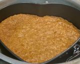 A picture of step 4 of Vanilla Cooker Cake.