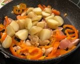 A picture of step 3 of Stir-fry chicken and vegetables.