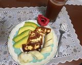 Foto del paso 1 de la receta: Bollo de maíz con aguacate y queso asado