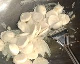 Foto langkah ke 3 dari resep Kwetiau Goreng Bakso Ayam.
