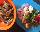 Foto langkah ke 2 dari resep Ikan asin telang asam manis.