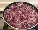 Foto del paso 2 de la receta: Budín de cebolla morada