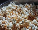 Foto langkah ke 2 dari resep Pop corn caramel.