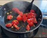 Foto del paso 3 de la receta: Pasta a la puttanesca de sardinas