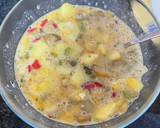 Foto del paso 3 de la receta: Tortilla con verduras 🧅🥔🌶️🫑🍆