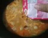 Foto langkah ke 8 dari resep Seblak Cilok Saos Tiram.
