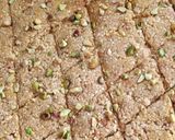 तिळ गुळाची चिक्की (til gudachi chikki recipe in marathi) रेसिपी स्टेप 5 फोटो