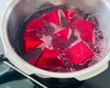 A picture of step 1 of Beetroot halwa.