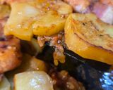 Foto del paso 9 de la receta: Pollo al horno con salsa y patatas